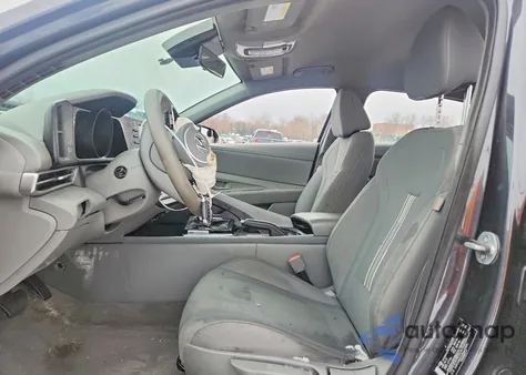 2022 Hyundai Elantra Sel z USA, uszkodzony, nr VIN 5NPLM4AG0NH081841